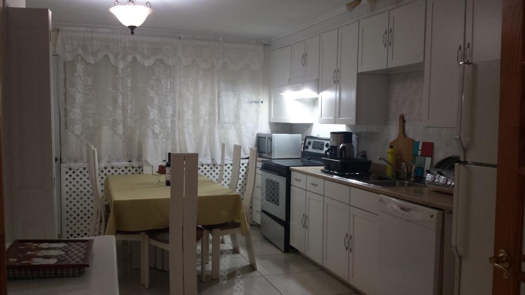 Three Bedroom Holiday Apartment Longueuil Luaran gambar