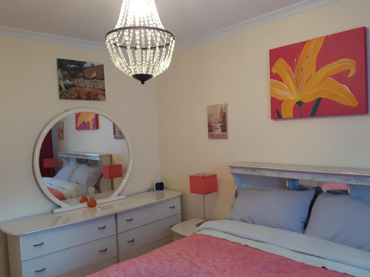 Three Bedroom Holiday Apartment Longueuil Luaran gambar