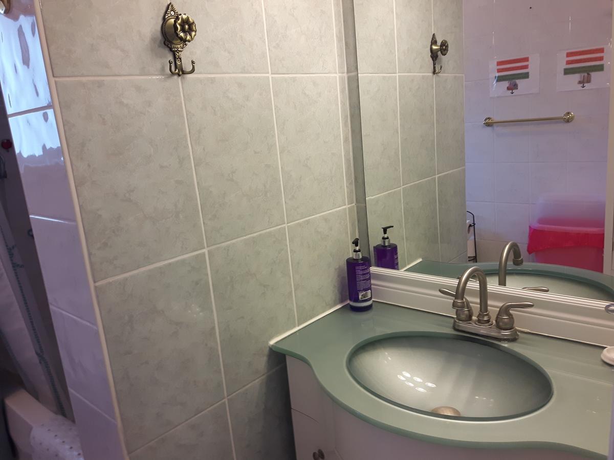 Three Bedroom Holiday Apartment Longueuil Luaran gambar