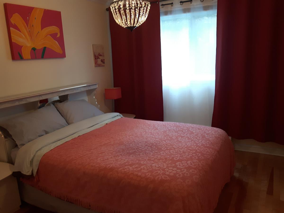 Three Bedroom Holiday Apartment Longueuil Luaran gambar