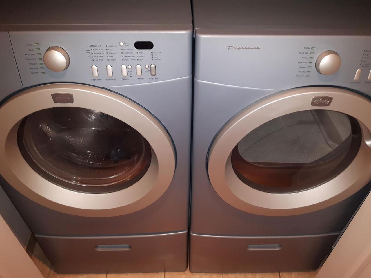 Three Bedroom Holiday Apartment Longueuil Luaran gambar
