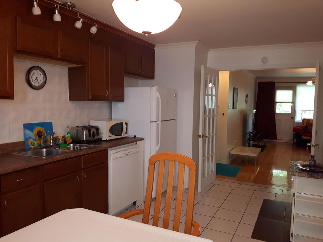 Three Bedroom Holiday Apartment Longueuil Luaran gambar