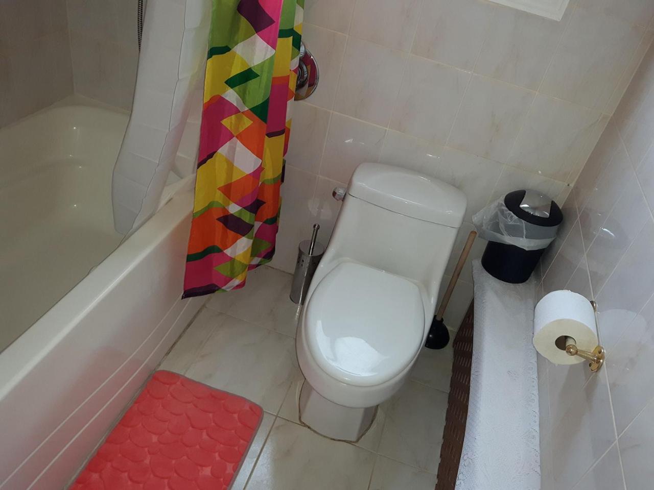 Three Bedroom Holiday Apartment Longueuil Luaran gambar